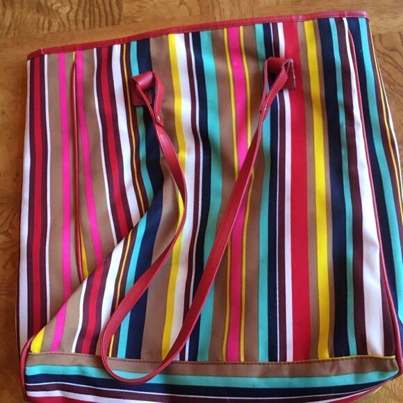 Lancôme Red Stripe Bag! - Picture 2 of 9